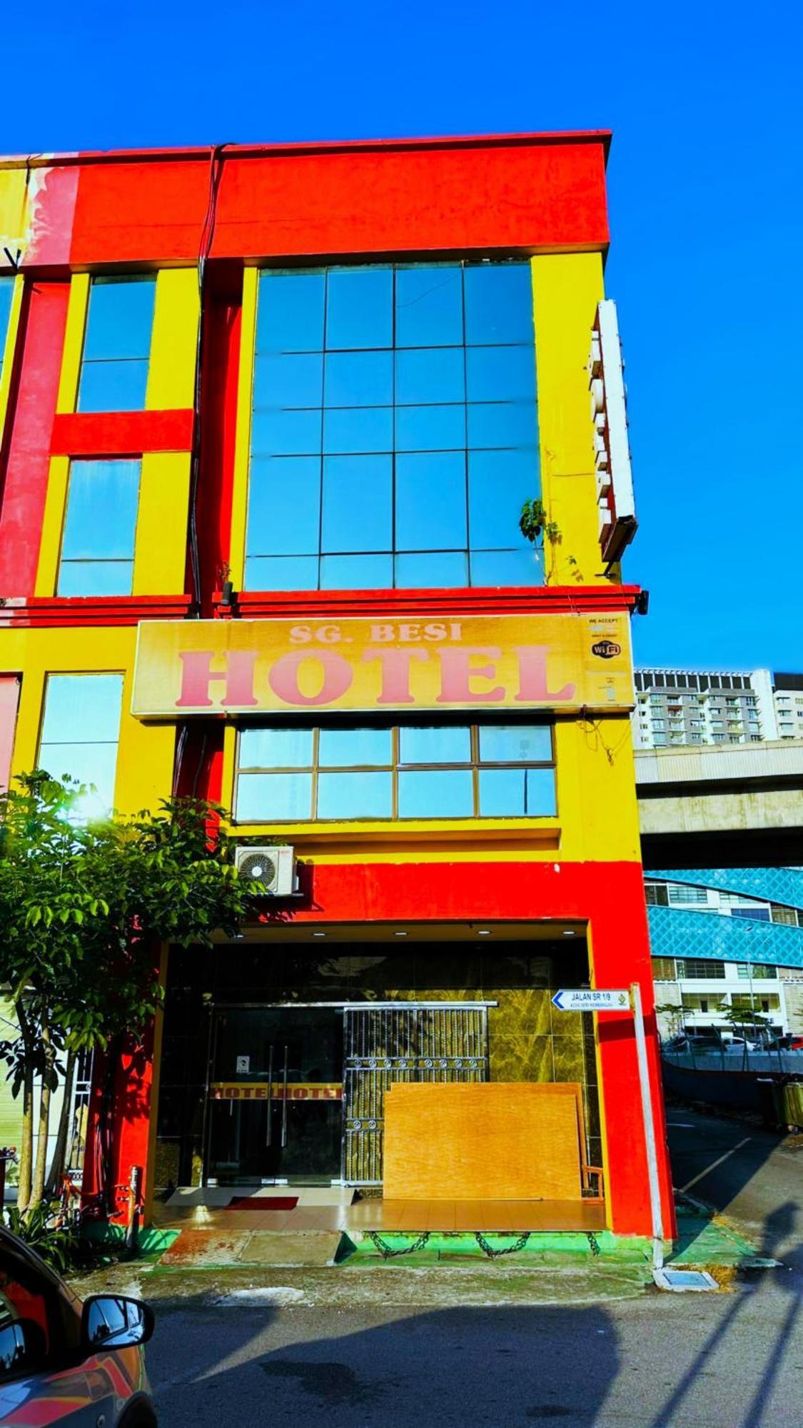 Ark Hotel Sungai Besi Seri Kembangan Exterior photo