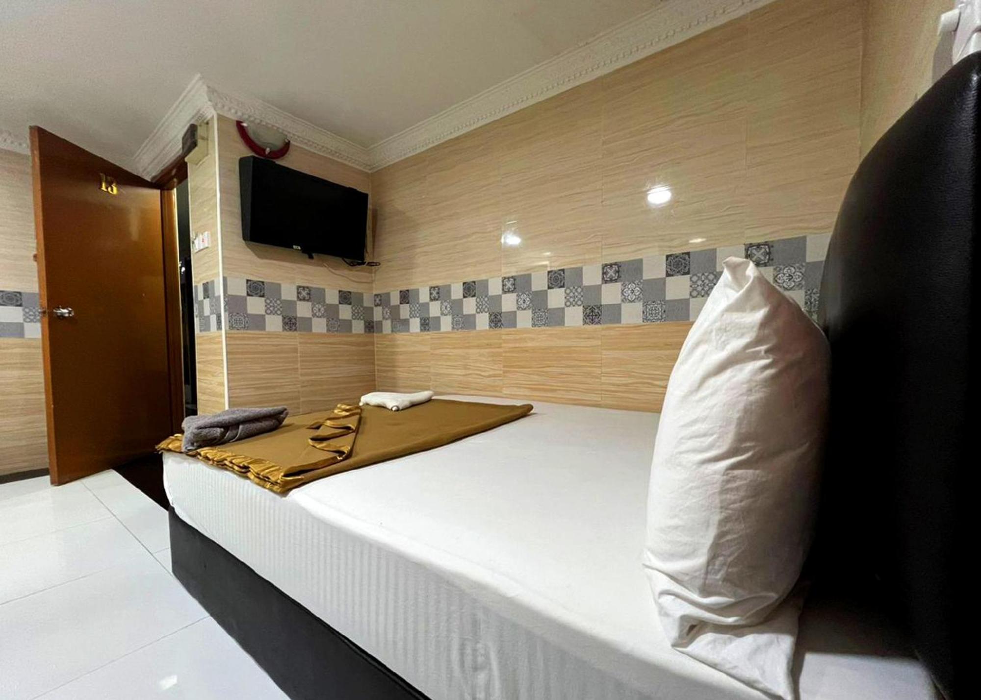 Ark Hotel Sungai Besi Seri Kembangan Exterior photo