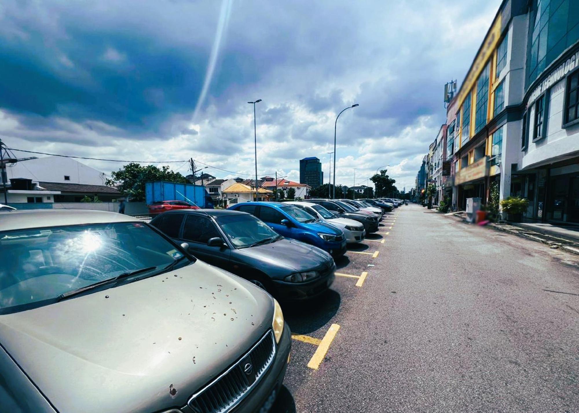 Ark Hotel Sungai Besi Seri Kembangan Exterior photo